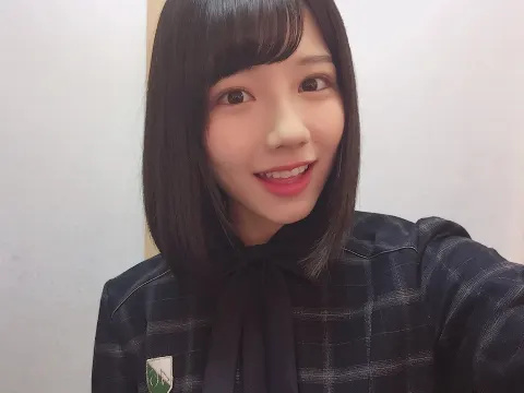 渡邉 美穂｜美味しそうにシュークリームを堪能する富田鈴花を目撃しました。（2018-07-30）｜2枚目