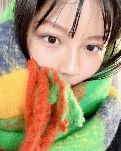 渡邉 美穂｜マフラーからポフッて出てる髪の毛は良い🐧（2021-11-27）