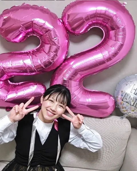 渡邉 美穂｜✌🏻✌🏻（2022-02-25）｜3枚目
