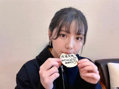 渡邉 美穂｜✌🏻✌🏻（2022-02-25）｜8枚目
