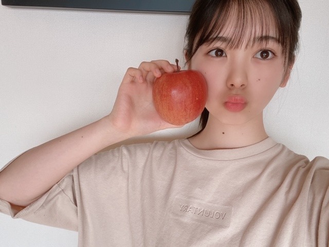 ４期生｜窓から太陽の光を浴びると元気いっぱい  筒井あやめ（2020-04-09）