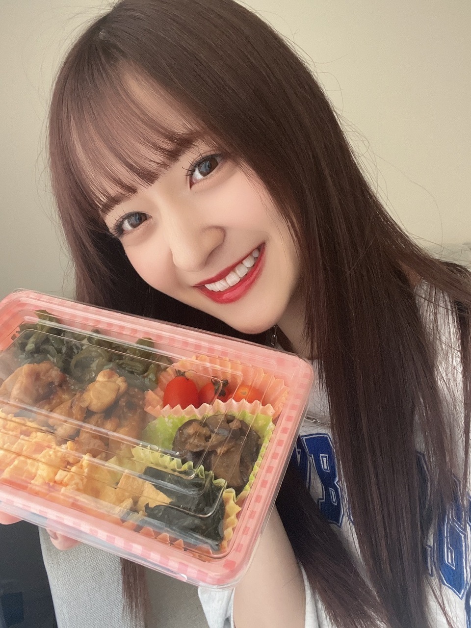 金川 紗耶｜今日弓木の奈於がお弁当作ってくれてお家まで届けてくれた😭優しすぎて涙が出そうです😭　金川紗耶（2023-10-06）