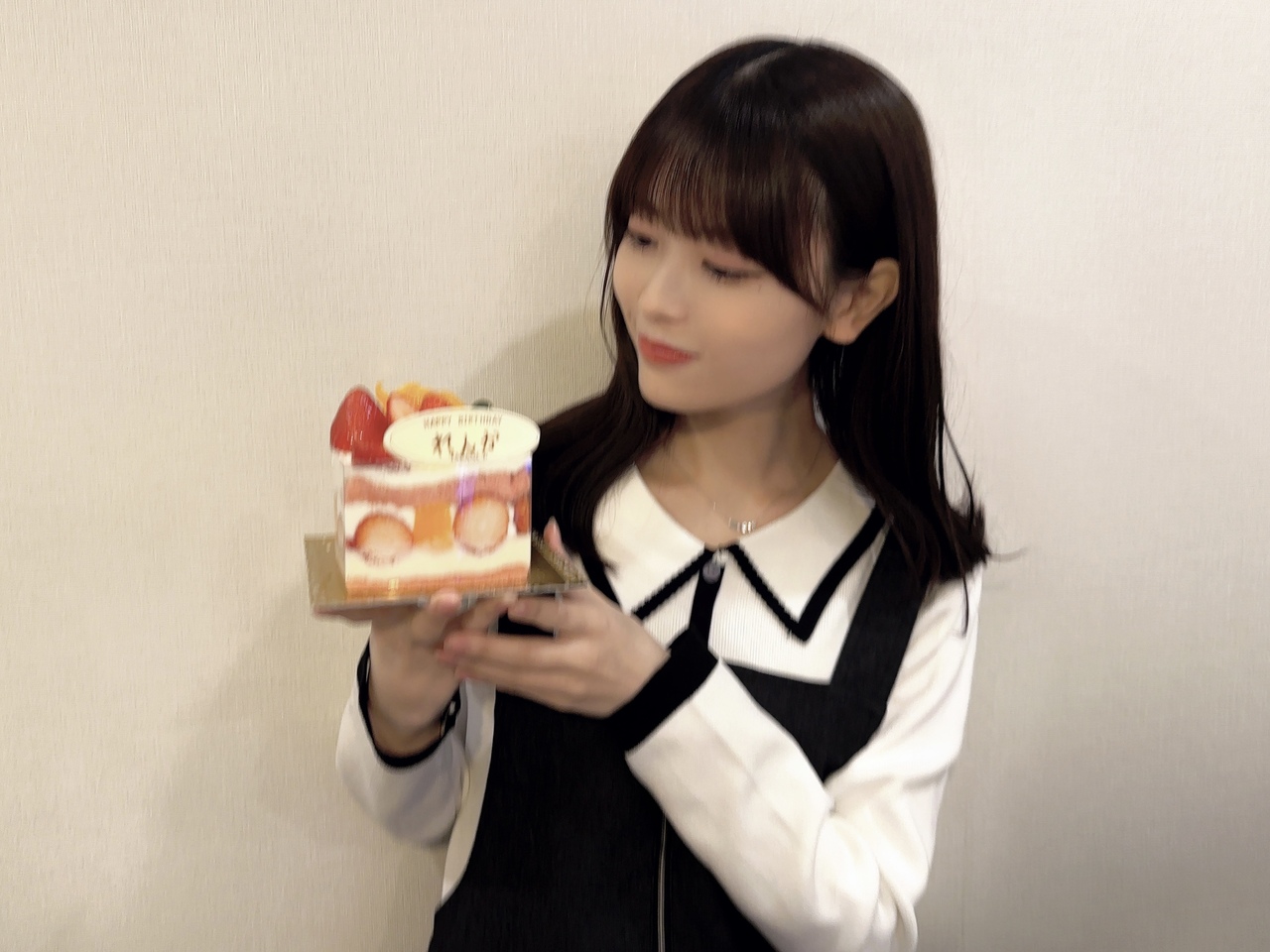 岩本 蓮加｜本日、20歳。（2024-02-02）｜4枚目