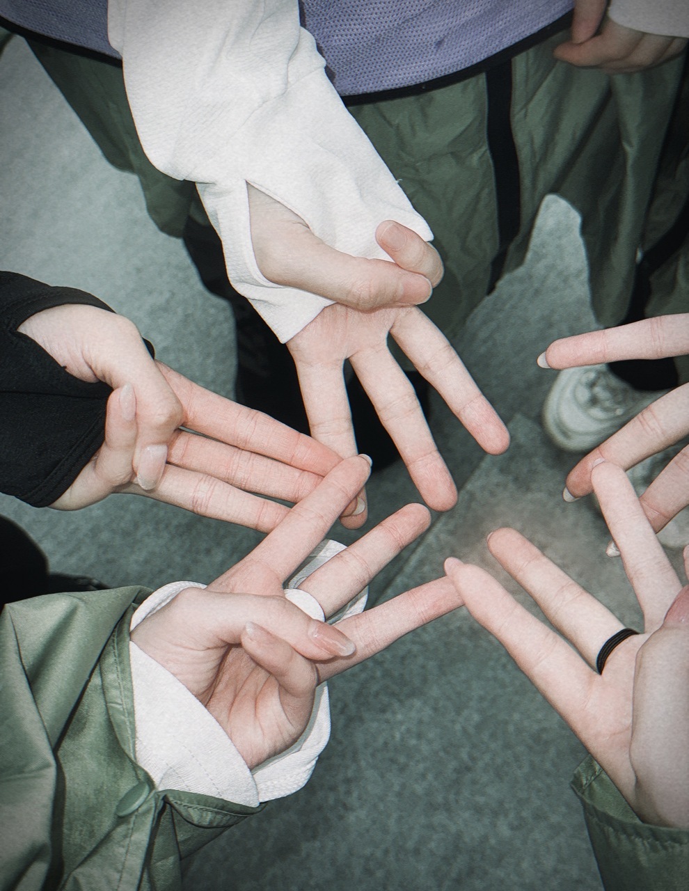 伊藤 理々杏｜ひと夏の長さより（2025-09-09）｜4枚目