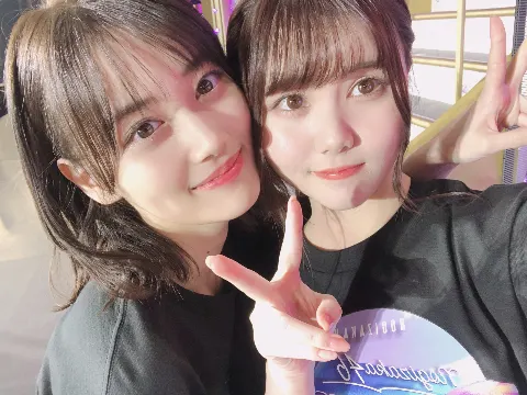 伊藤 理々杏｜爽やかな水色と情熱の赤（2021-12-04）｜2枚目
