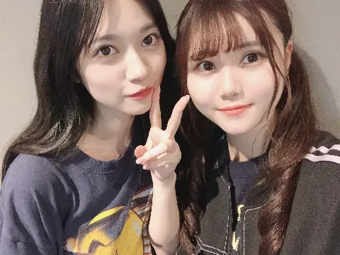 伊藤 理々杏｜爽やかな水色と情熱の赤（2021-12-04）｜4枚目