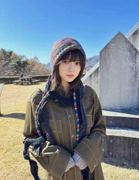 冨里 奈央｜「歩道橋」発売日（2024-12-11）