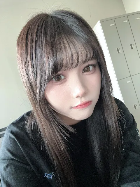 伊藤 理々杏｜2025（2025-01-28）｜3枚目