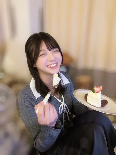 冨里 奈央｜19歳（2025-09-18）｜4枚目