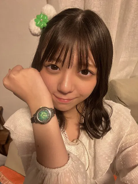 冨里 奈央｜19歳（2025-09-18）｜5枚目