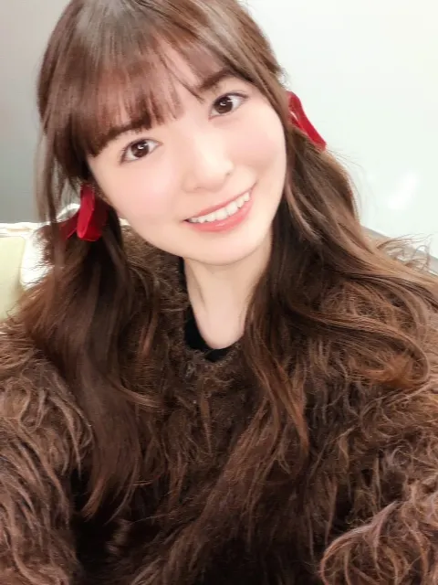 小川 彩｜エプロンは白とピンクポニーテールが目印〜♪（2026-02-15）｜5枚目