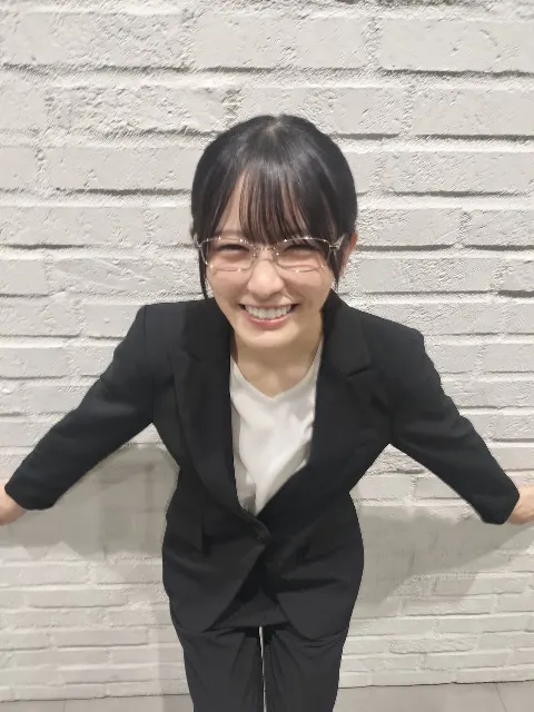 大越 ひなの｜スーツ、春？（2026-03-08）｜2枚目