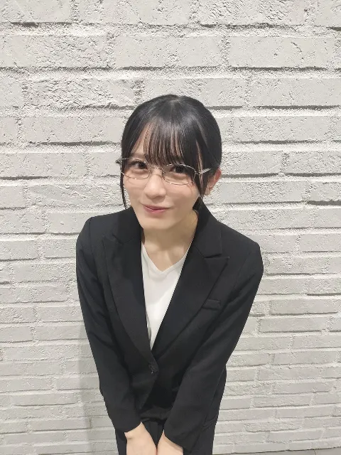 大越 ひなの｜スーツ、春？（2026-03-08）｜3枚目