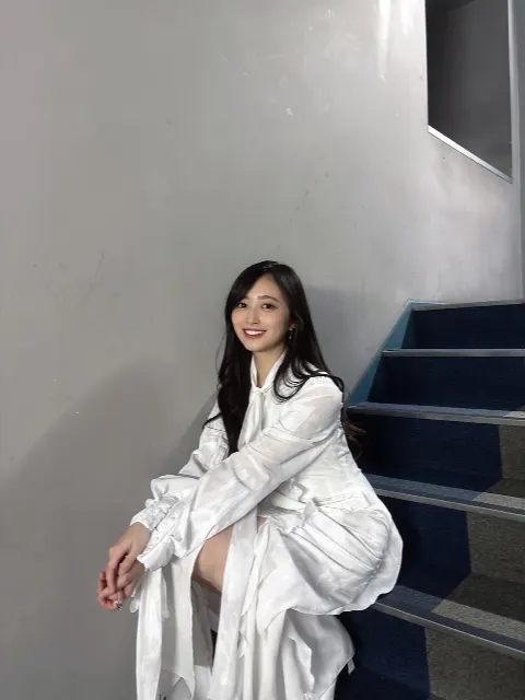 井上 和｜階段（2026-05-06）｜3枚目