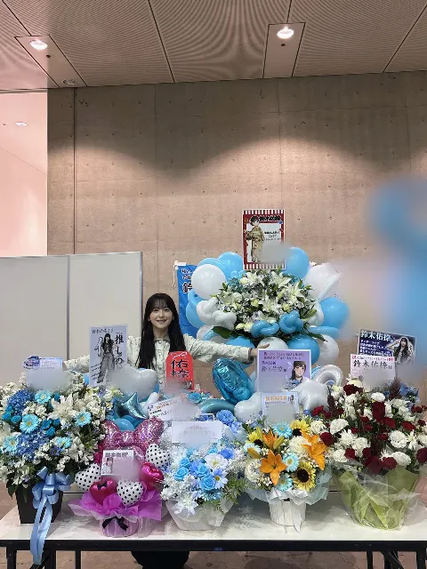 鈴木 佑捺｜金木犀が背伸びする頃（2026-10-08）｜4枚目