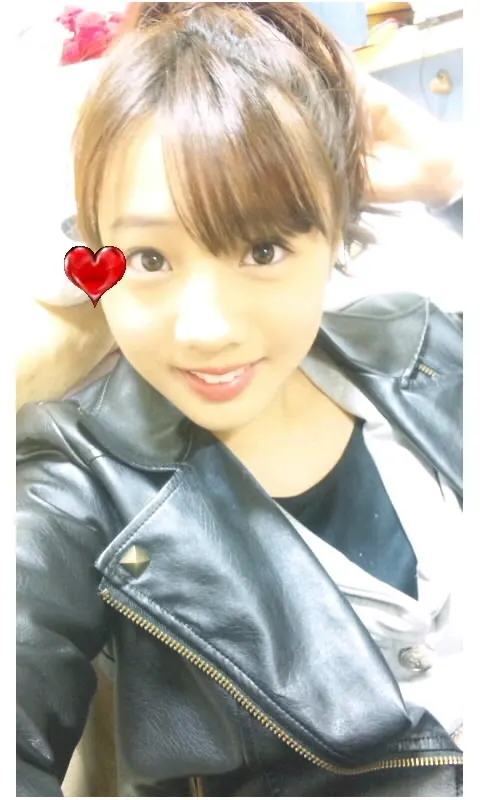 能條 愛未｜最近１日に一回はあすかの顔まわ りを触らないと気が気じゃなくなる能條 です！（笑）（2012-04-22）
