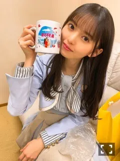 齋藤 飛鳥｜汗をかいたこのコップに、触れることは出来ない。張り付いた小さ…（2021-01-17）｜2枚目