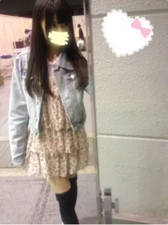 齋藤 飛鳥｜握手会を、あしゅしゅ会 と呼ばない者は 月と化す。  なんか…（2012-04-28）｜2枚目