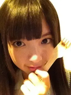 齋藤 飛鳥｜温泉にいっても、湯船には つかりません。だって熱いじゃん！熱…（2012-05-02）