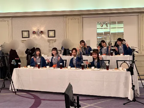 齋藤 飛鳥｜冬の匂いを纏ったみかんを食べるのが好きです。凍てつく寒さの中…（2022-12-26）｜2枚目