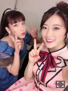 樋口 日奈｜あんちゃん(伊波杏樹ちゃん)と♡*668ひな（2019-10-02）｜2枚目