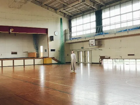 樋口 日奈｜すべてを許すように佇んでる749*日奈（2021-12-28）