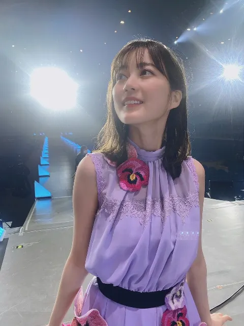 樋口 日奈｜正解はわからない たった一度の 人生だ750*日奈（2021-12-31）
