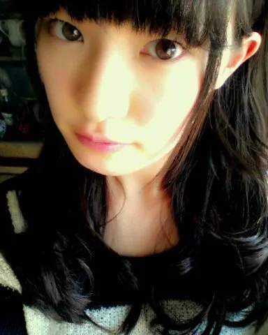 中田 花奈｜姿勢を正して背筋ムキムキカナ？ 354（2013-01-04）｜4枚目