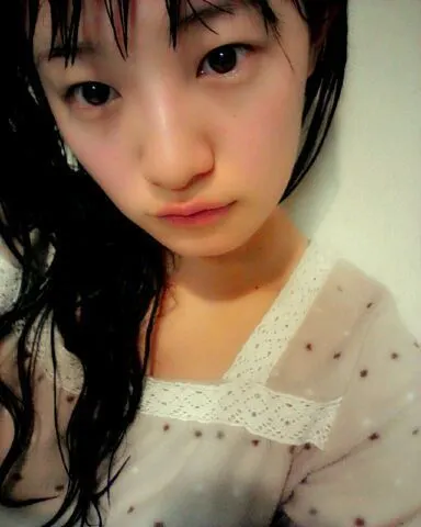 中田 花奈｜肌の調子が良くないカナ？458（2013-04-18）