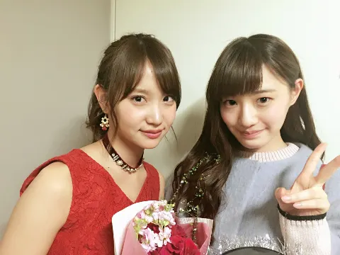 中田 花奈｜ネックレスと片方のイヤリングとまた別の片方のイヤリングカナ？1182（2016-01-22）｜7枚目