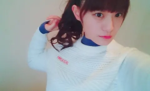 中田 花奈｜どっちが似合うのかカナ？1402（2016-12-30）｜5枚目