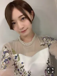 中田 花奈｜写真集カナ？1884（2020-10-13）