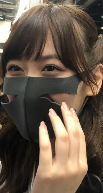 和田 まあや｜朝起きて腹筋が少し筋肉痛なのは梅ちゃんに2日連続ホクロの話で息できなくなるくらい笑わされたからかな？笑（2019-07-08）｜28枚目