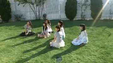 新内 眞衣｜人混みに紛れ（2015-03-12）｜8枚目