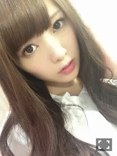 白石 麻衣｜雨に打たれる(o^_^o)（2013-06-18）｜3枚目