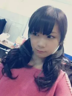 秋元 真夏｜半袖ぶるぶる(((っ-ω-)っ82（2013-02-17）｜3枚目
