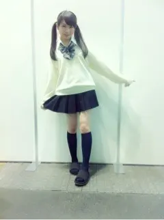 秋元 真夏｜ＪＫ５年目？｀‐ω‐´)109（2013-04-25）｜2枚目