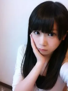 秋元 真夏｜膝を這う(´°ω°｀)120（2013-05-28）｜2枚目