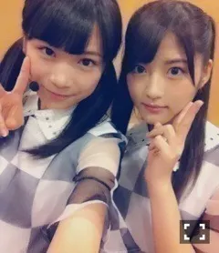 秋元 真夏｜左に桜井ヽ(｡･ω･ ｡)ﾉ152（2013-08-31）