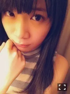 秋元 真夏｜左に桜井ヽ(｡･ω･ ｡)ﾉ152（2013-08-31）｜3枚目