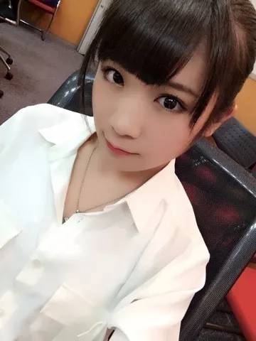 秋元 真夏｜右にかずみん(ﾉ･v ･)ﾉ187（2013-11-26）｜4枚目