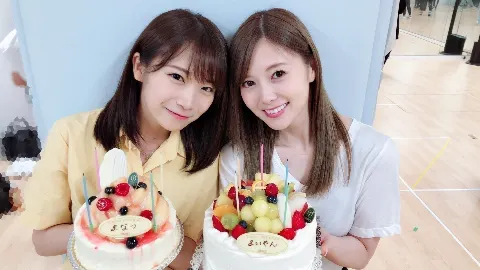 秋元 真夏｜25ヽ(。・ω・。)ノ565（2018-08-24）｜2枚目