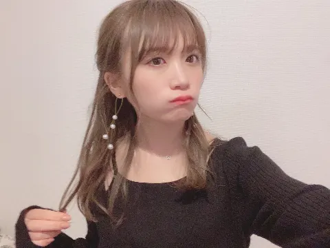秋元 真夏｜めでたいヽ(｡･ω･｡)ﾉ614（2020-11-20）｜2枚目