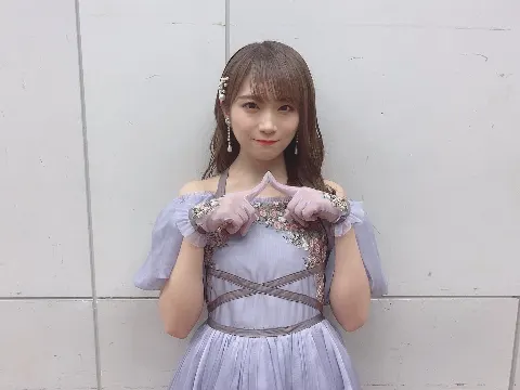 秋元 真夏｜ありがとうヽ(｡･ω･｡)ﾉ（2020-12-31）｜2枚目