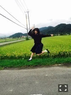 伊藤 万理華｜雨に負けない色。675 回目（2015-10-30）｜5枚目