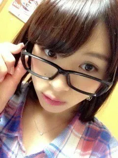 安藤 美雲｜黒のスーツ（2013-04-27）｜3枚目