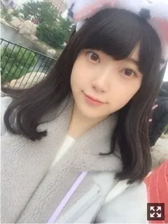 堀 未央奈｜パーカーニット（2017-10-23）｜5枚目