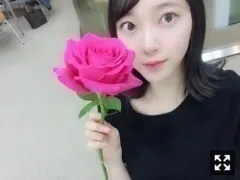 堀 未央奈｜白に近いピンク（2018-03-29）