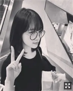 堀 未央奈｜前髪切りました。（2018-04-15）｜2枚目