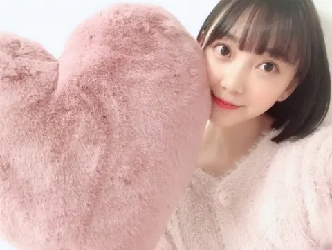 堀 未央奈｜くじを何気なく引いたらかわいいスノードームが当たりましたるんるん（2018-12-03）｜2枚目